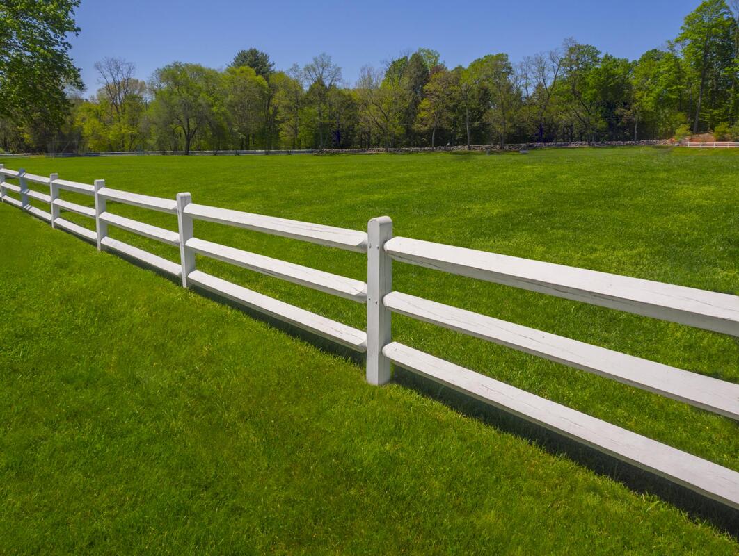 affordable stockade fence service 